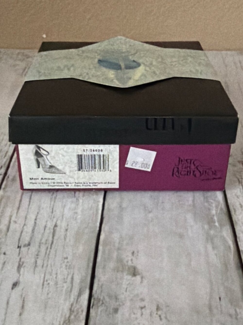 2006 Dept 56 Just The Right Shoe Raine "Mon Amour" Mini Shoe Figurine #26020 NEW - Picture 2 of 12